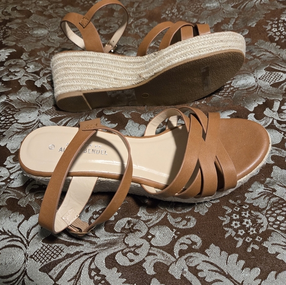 Ladies Sandals - Picture 4 of 4